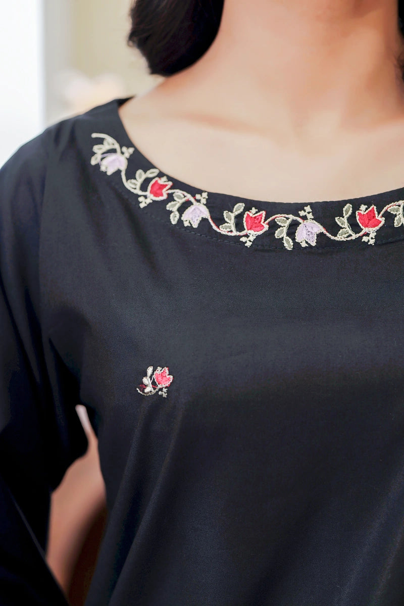 KW-116 | 2 Piece Stitched Lawn